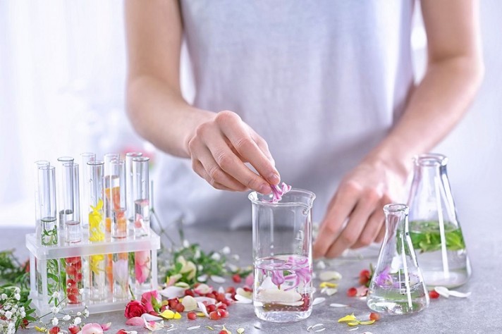 Preparación de perfumes caseros